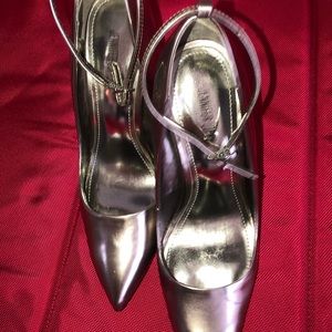 Jeniffer Lopez shoes size 8.5